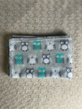 Parent's Choice Gray Owl Baby Blanket White Aqua Blue Yellow Security Lovey